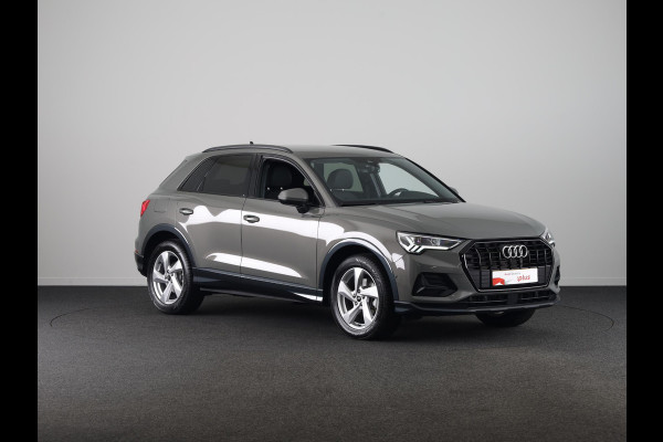 Audi Q3 35 TFSI Advanced Edition 150 pk S-tronic | Verlengde garantie | Navigatie | Gratis Winterset | Achteruitrijcamera | LED koplampen | Stoelverwarming |