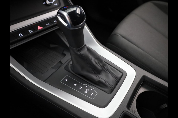 Audi Q3 35 TFSI Advanced Edition 150 pk S-tronic | Verlengde garantie | Navigatie | Gratis Winterset | Achteruitrijcamera | LED koplampen | Stoelverwarming |