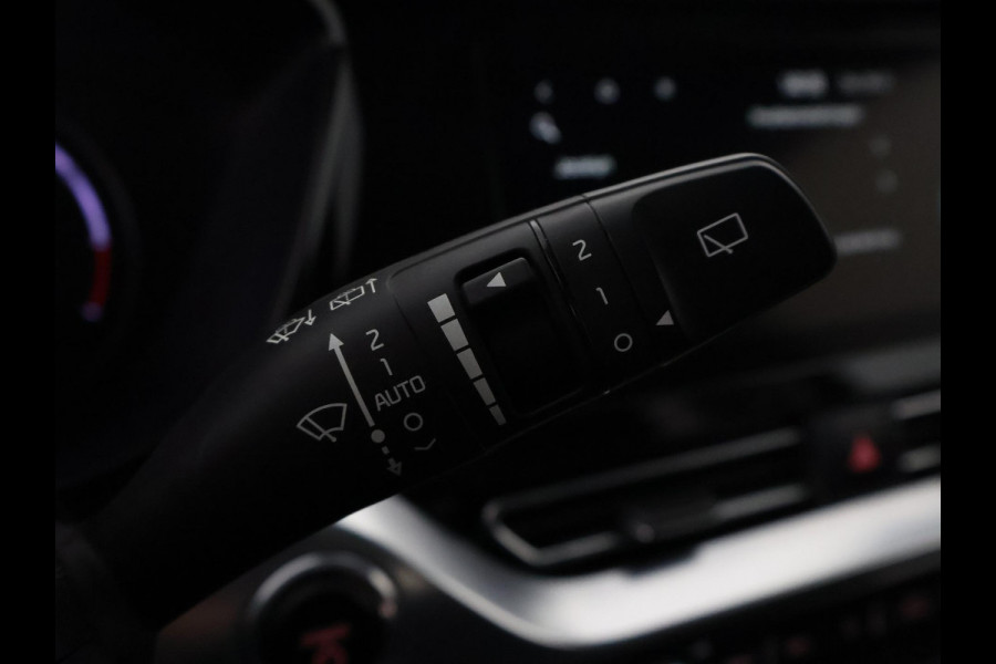 Kia e-Niro ExecutiveLine 64 kWh 450 km actieradius | Navigatie | Stoelverwarming | Leder |