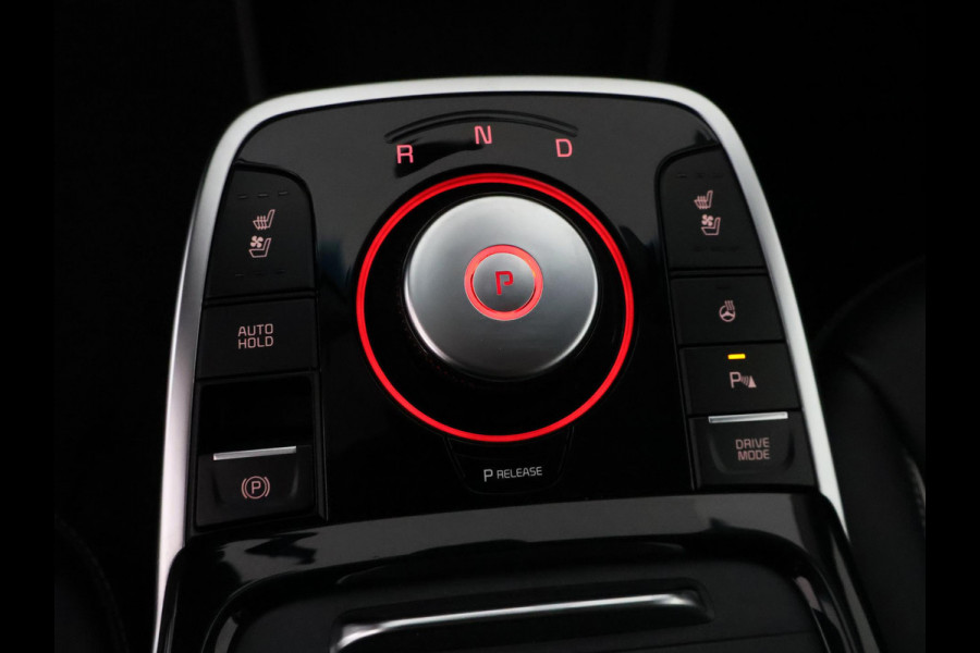 Kia e-Niro ExecutiveLine 64 kWh 450 km actieradius | Navigatie | Stoelverwarming | Leder |