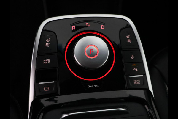 Kia e-Niro ExecutiveLine 64 kWh 450 km actieradius | Navigatie | Stoelverwarming | Leder |