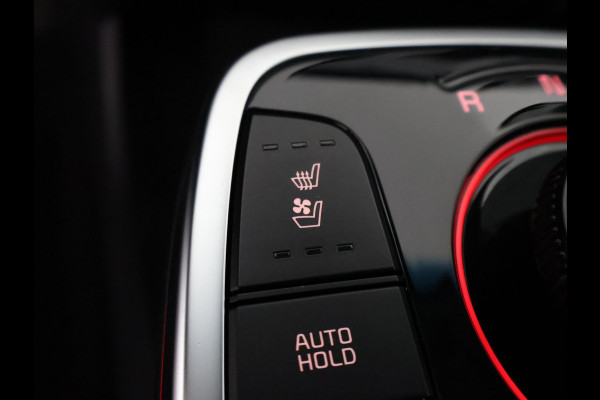 Kia e-Niro ExecutiveLine 64 kWh 450 km actieradius | Navigatie | Stoelverwarming | Leder |