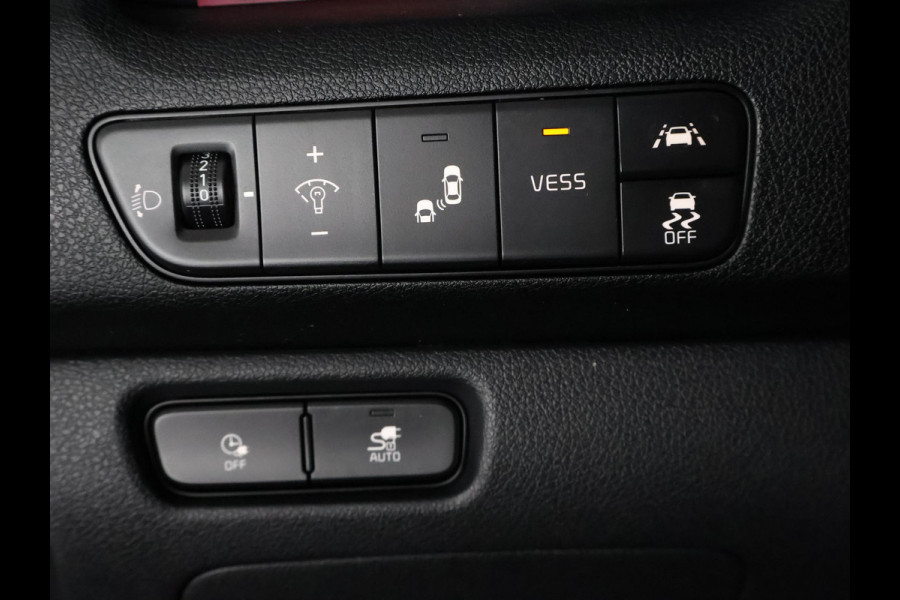 Kia e-Niro ExecutiveLine 64 kWh 450 km actieradius | Navigatie | Stoelverwarming | Leder |