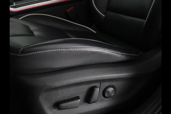 Kia e-Niro ExecutiveLine 64 kWh 450 km actieradius | Navigatie | Stoelverwarming | Leder |