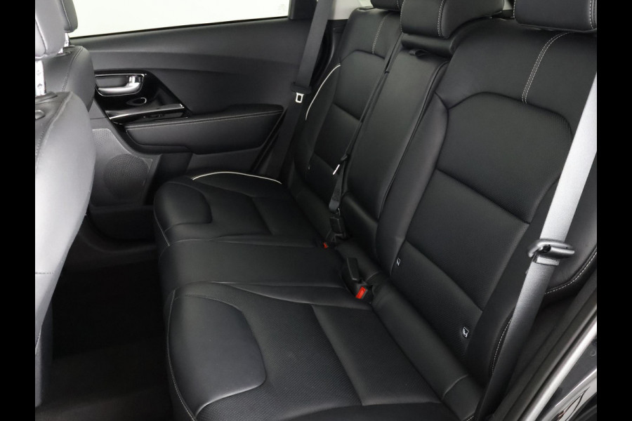 Kia e-Niro ExecutiveLine 64 kWh 450 km actieradius | Navigatie | Stoelverwarming | Leder |