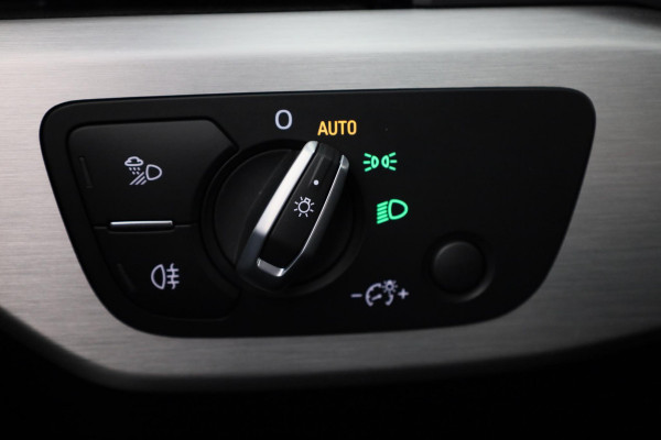 Audi A4 Avant 35 TFSI S-Line 150 pk Automaat (S-Tronic) | Verlengde garantie | Navigatie | Parkeersensoren achter | Autom. airco (3 zones) | S-Line