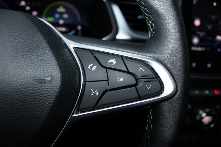 Renault Captur 1.6 E-Tech Plug-in Hybrid 160 Intens | Trekhaak | Navigatie | Camera | Cruise Control | Keyless