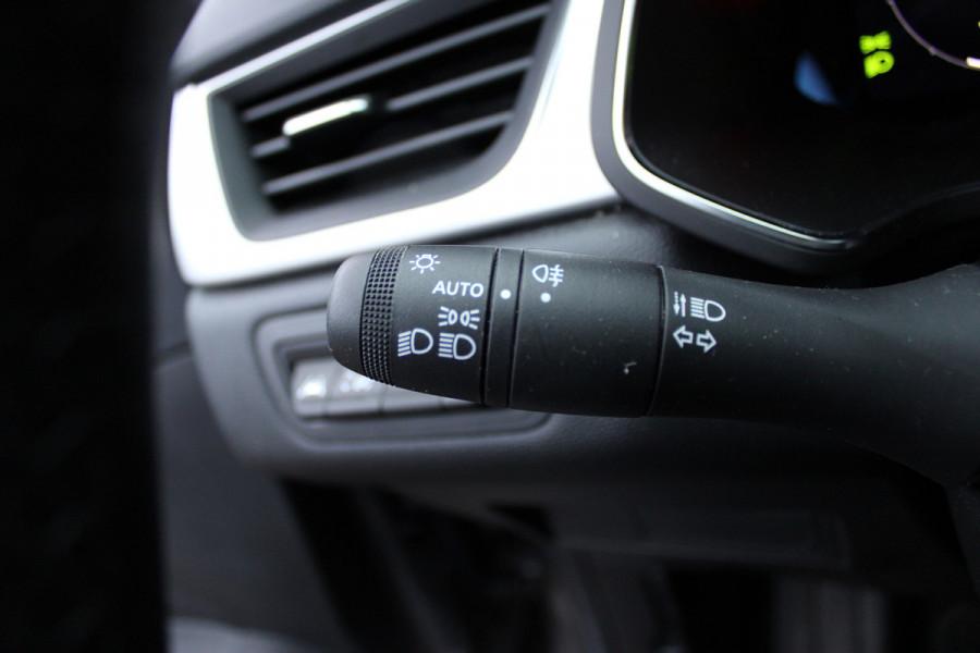 Renault Captur 1.6 E-Tech Plug-in Hybrid 160 Intens | Trekhaak | Navigatie | Camera | Cruise Control | Keyless