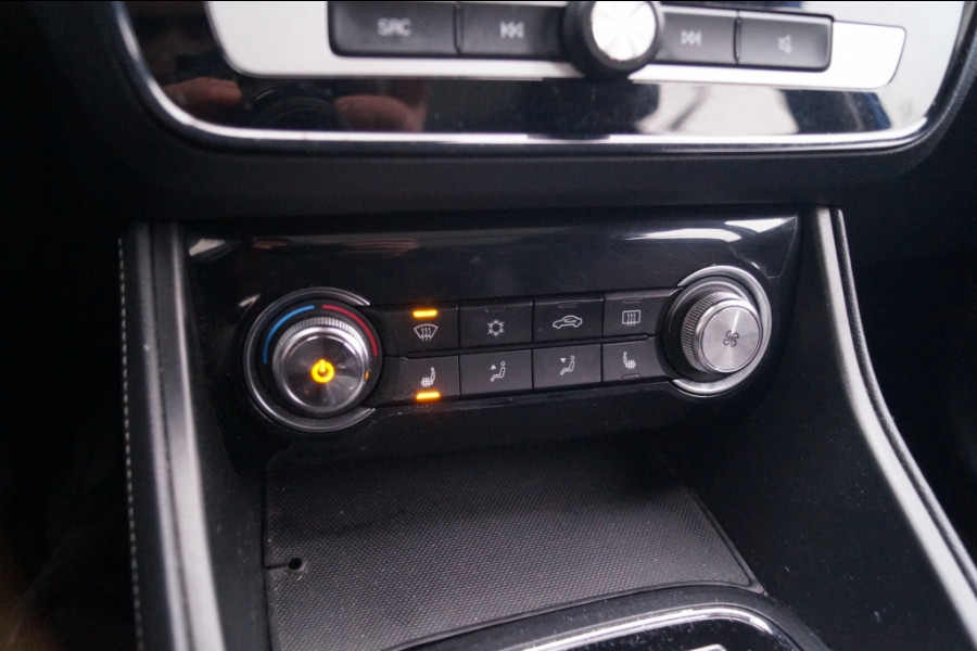 MG ZS EV Luxury 45kWh -PANO-LEER-NAVI-