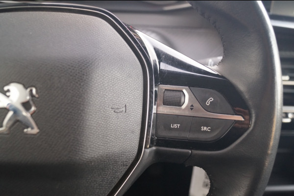 Peugeot 2008 1.2 PureTech Active Pack -NAVI-ECC-PDC-TREKHAAK-