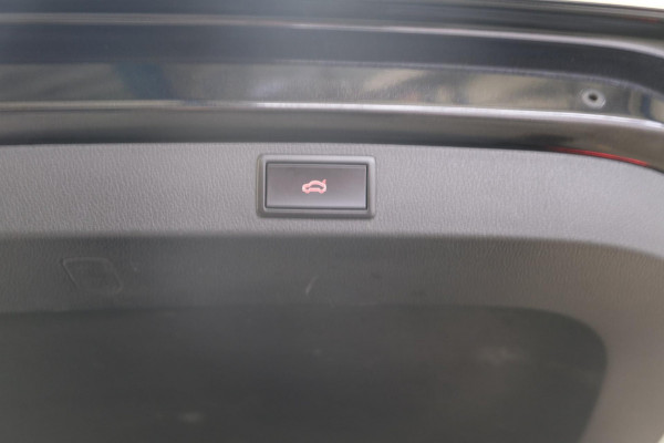 Škoda Karoq 1.0 TSI Business Edition - N.A.P. Airco, Cruise, Navi, Camera