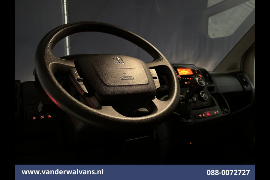 Peugeot Boxer 2.2 BlueHDi 141pk Bakwagen Laadklep Euro6 Airco | 985kg laadvermogen | Cruisecontrol Bijrijdersbank