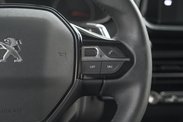Peugeot 2008 PureTech 130 EAT8 Active | Parkeersensoren | Navigatie | Apple Carplay
