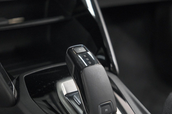 Peugeot 2008 PureTech 130 EAT8 Active | Parkeersensoren | Navigatie | Apple Carplay