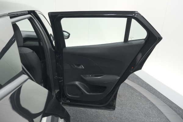 Peugeot 2008 PureTech 130 EAT8 Active | Parkeersensoren | Navigatie | Apple Carplay