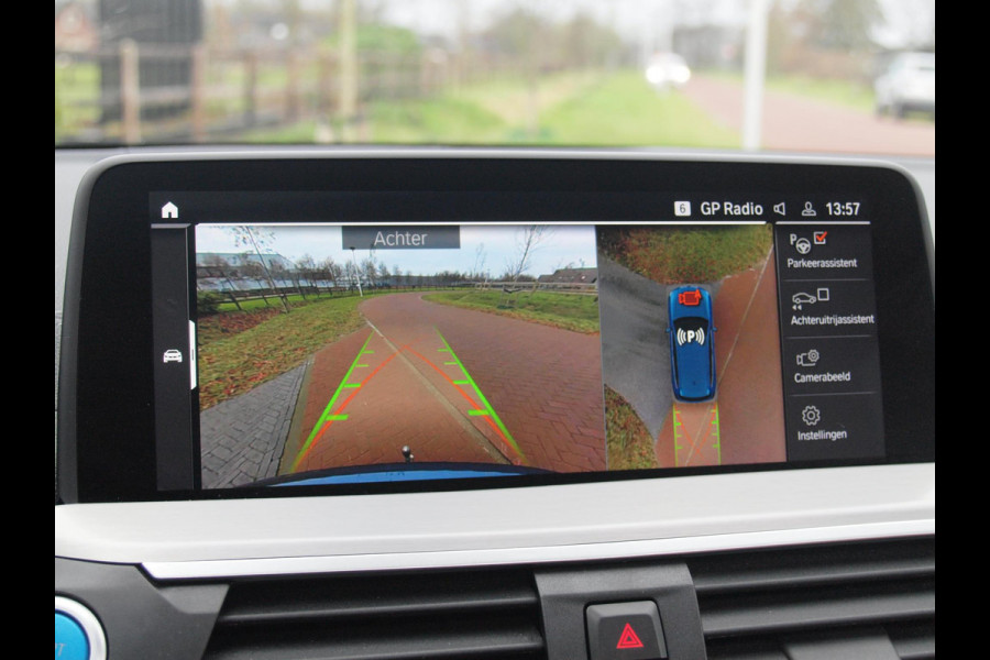 BMW iX3 High Executive 80 kWh | Panoramadak | 360 Camera | Trekhaak | Sfeerverlichting | Head-Up Display | Harman Kardon |