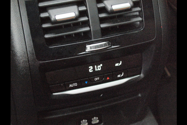 BMW iX3 High Executive 80 kWh | Panoramadak | 360 Camera | Trekhaak | Sfeerverlichting | Head-Up Display | Harman Kardon |