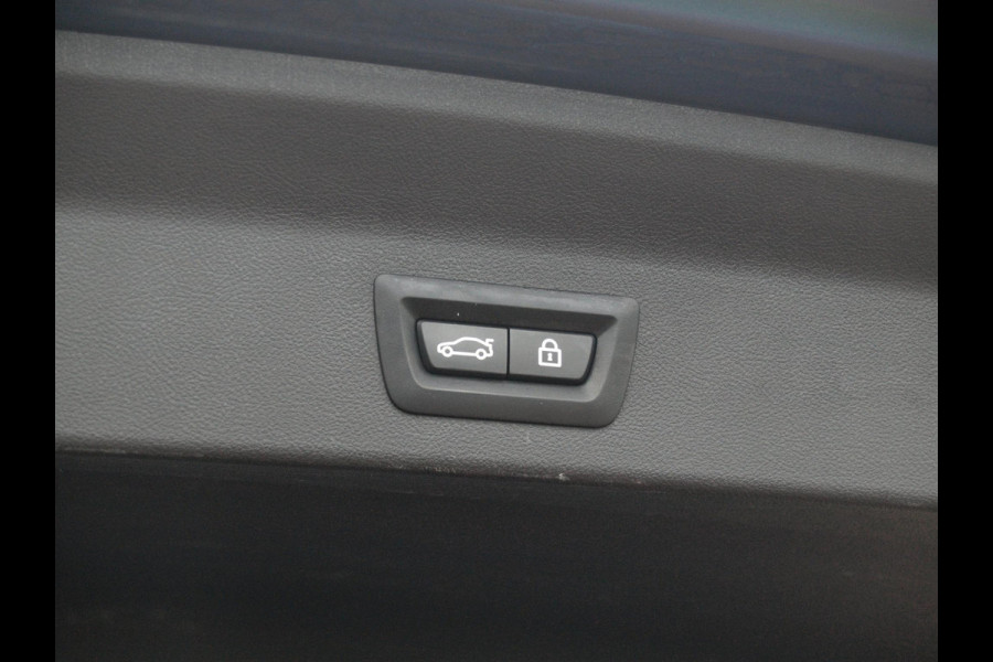 BMW iX3 High Executive 80 kWh | Panoramadak | 360 Camera | Trekhaak | Sfeerverlichting | Head-Up Display | Harman Kardon |