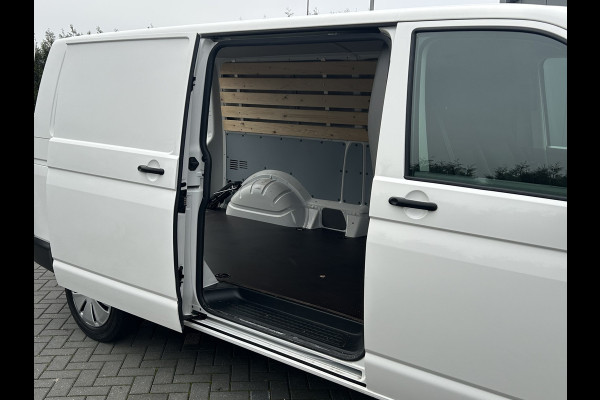 Volkswagen Transporter 2.0 TDI 111 PK / 1e EIG. / 48.372 KM !! / AIRCO / CRUISE / APPLE CARPLAY / 3-ZITS / PDC