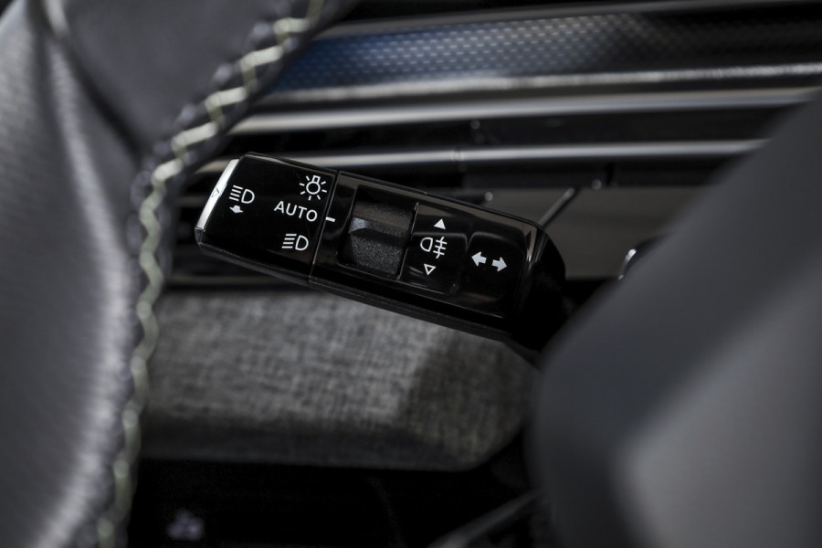 Peugeot 3008 1.2 Hybrid 145 GT | Dig. Cockpit | Adapt. Cruise | Stoel-+stuurverw. | PDC | Camera | NAV+App. Connect | ECC | 19" LM | 0546
