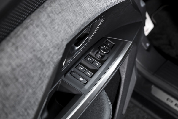 Peugeot 3008 1.2 Hybrid 145 GT | Dig. Cockpit | Adapt. Cruise | Stoel-+stuurverw. | PDC | Camera | NAV+App. Connect | ECC | 19" LM | 0546