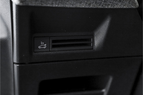 Peugeot 3008 1.2 Hybrid 145 GT | Dig. Cockpit | Adapt. Cruise | Stoel-+stuurverw. | PDC | Camera | NAV+App. Connect | ECC | 19" LM | 0546