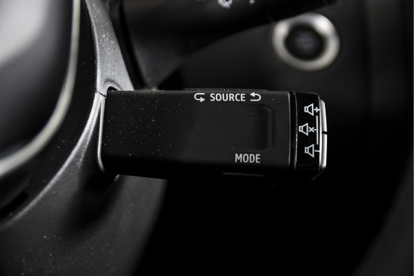 Renault Captur 1.3 mild hybrid 160 techno | Dig. Cockpit | Cruise | PDC | Camera | App. Connect | ECC | DAB | LM 18" | 0044