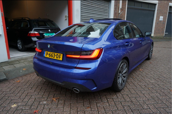 BMW 3-serie 330i Business Edition Plus M-SPORT | BTW | NL AUTO | LASER | LEER | PANORAMADAK | Sfeer | BMW Dealer onderhouden | Topstaat |