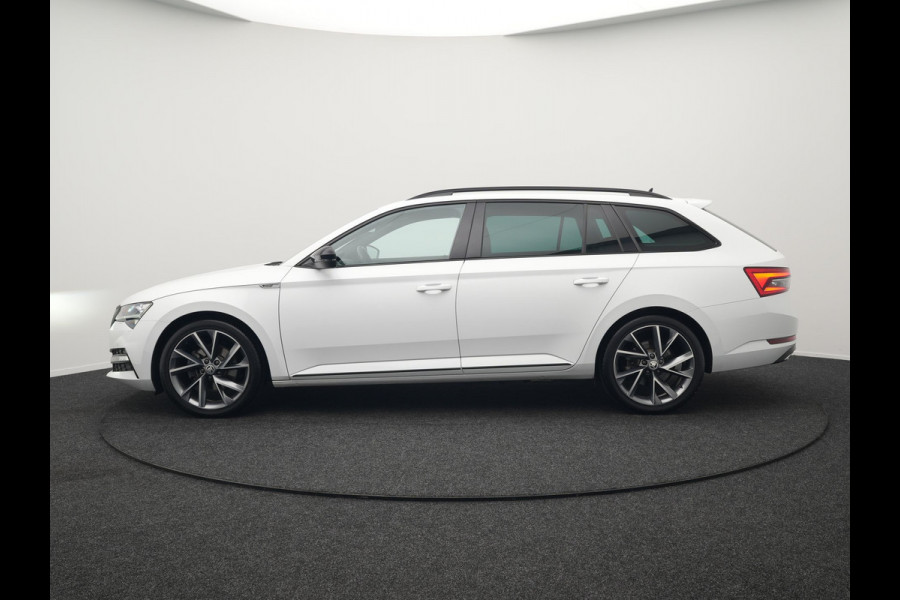 Škoda Superb Combi 1.4 TSI iV Sportline Dealer O.H PHEV | Adaptive Cruise | Alcantara Sportstoelen Memory & Verwarmd | Apple Carplay | Sfeerverlichting | Keyless | Blis | Camera | Virtual | Navigatie | DAB |