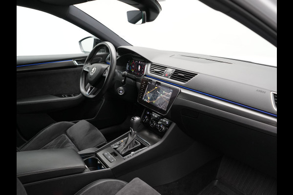 Škoda Superb Combi 1.4 TSI iV Sportline Dealer O.H PHEV | Adaptive Cruise | Alcantara Sportstoelen Memory & Verwarmd | Apple Carplay | Sfeerverlichting | Keyless | Blis | Camera | Virtual | Navigatie | DAB |