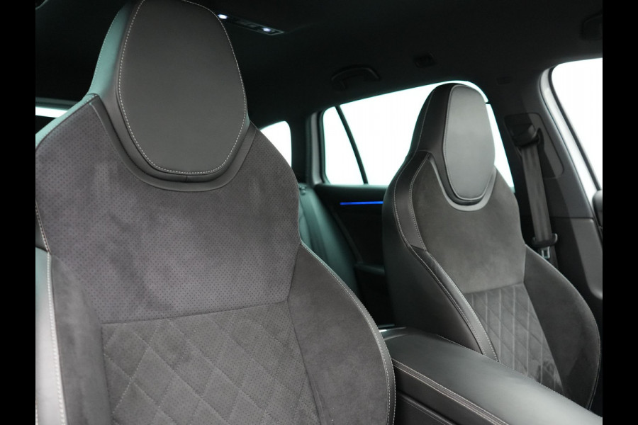 Škoda Superb Combi 1.4 TSI iV Sportline Dealer O.H PHEV | Adaptive Cruise | Alcantara Sportstoelen Memory & Verwarmd | Apple Carplay | Sfeerverlichting | Keyless | Blis | Camera | Virtual | Navigatie | DAB |