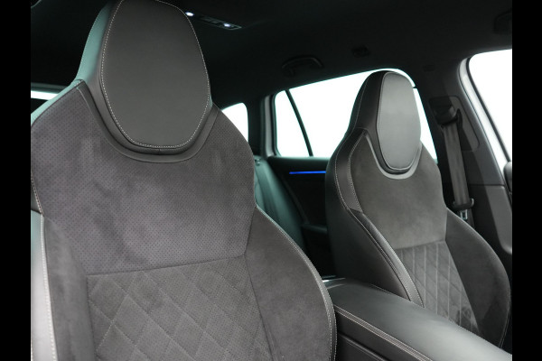 Škoda Superb Combi 1.4 TSI iV Sportline Dealer O.H PHEV | Adaptive Cruise | Alcantara Sportstoelen Memory & Verwarmd | Apple Carplay | Sfeerverlichting | Keyless | Blis | Camera | Virtual | Navigatie | DAB |