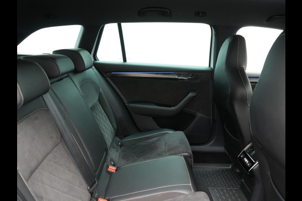 Škoda Superb Combi 1.4 TSI iV Sportline Dealer O.H PHEV | Adaptive Cruise | Alcantara Sportstoelen Memory & Verwarmd | Apple Carplay | Sfeerverlichting | Keyless | Blis | Camera | Virtual | Navigatie | DAB |