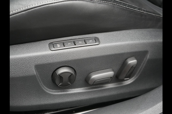 Škoda Superb Combi 1.4 TSI iV Sportline Dealer O.H PHEV | Adaptive Cruise | Alcantara Sportstoelen Memory & Verwarmd | Apple Carplay | Sfeerverlichting | Keyless | Blis | Camera | Virtual | Navigatie | DAB |