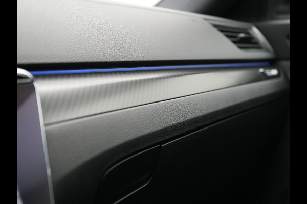 Škoda Superb Combi 1.4 TSI iV Sportline Dealer O.H PHEV | Adaptive Cruise | Alcantara Sportstoelen Memory & Verwarmd | Apple Carplay | Sfeerverlichting | Keyless | Blis | Camera | Virtual | Navigatie | DAB |