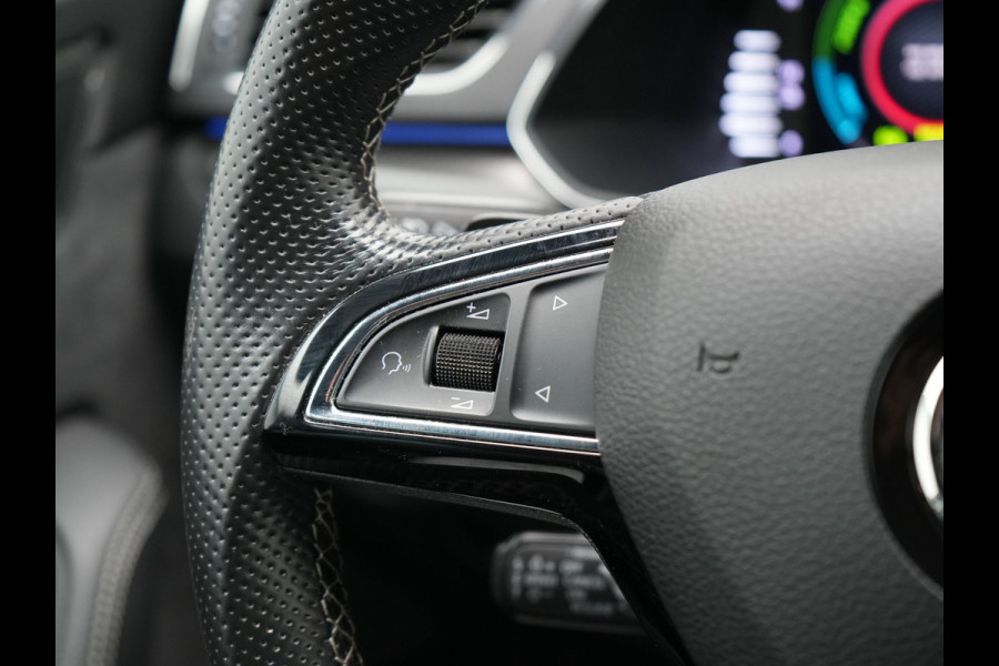 Škoda Superb Combi 1.4 TSI iV Sportline Dealer O.H PHEV | Adaptive Cruise | Alcantara Sportstoelen Memory & Verwarmd | Apple Carplay | Sfeerverlichting | Keyless | Blis | Camera | Virtual | Navigatie | DAB |