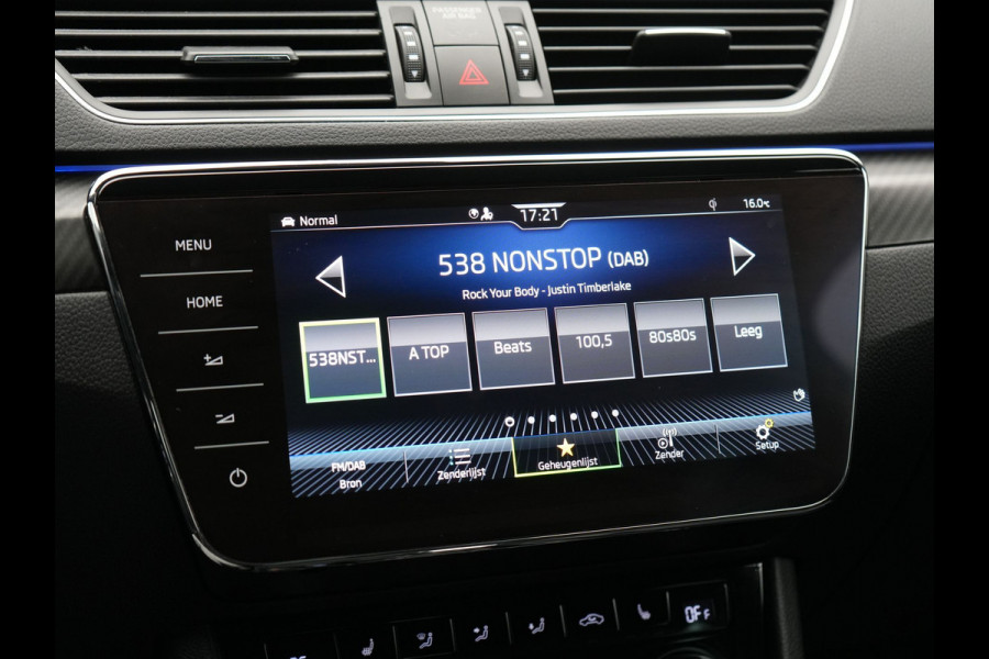 Škoda Superb Combi 1.4 TSI iV Sportline Dealer O.H PHEV | Adaptive Cruise | Alcantara Sportstoelen Memory & Verwarmd | Apple Carplay | Sfeerverlichting | Keyless | Blis | Camera | Virtual | Navigatie | DAB |