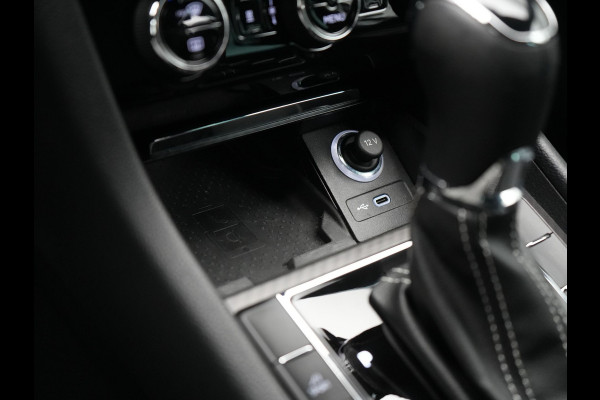 Škoda Superb Combi 1.4 TSI iV Sportline Dealer O.H PHEV | Adaptive Cruise | Alcantara Sportstoelen Memory & Verwarmd | Apple Carplay | Sfeerverlichting | Keyless | Blis | Camera | Virtual | Navigatie | DAB |