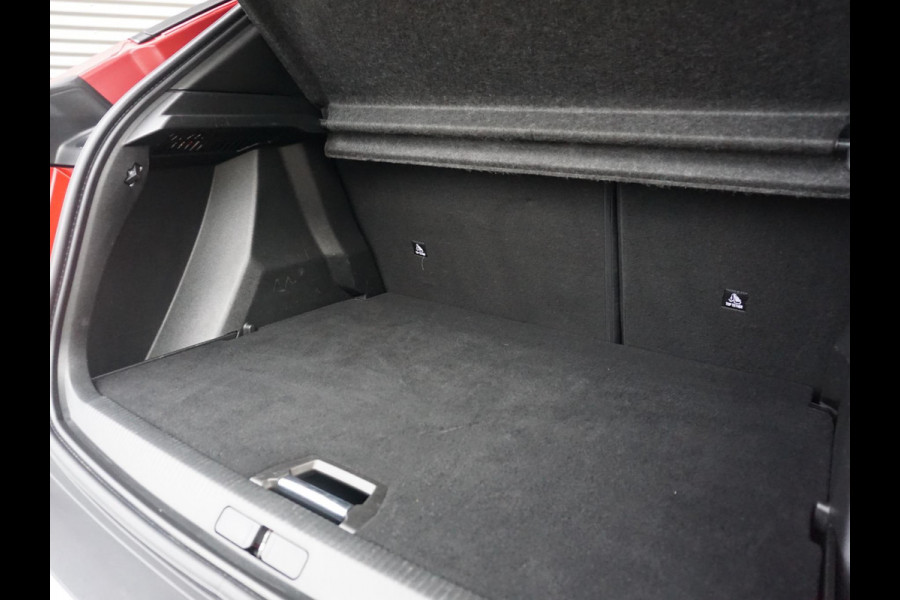 Peugeot e-2008 EV Allure Pack 50 kWh SOH 93,7%