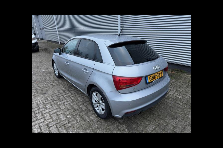 Audi A1 SPORTBACK 1.0 TFSI ,airco,navigatie,parkeersensoren, 5Deurs,