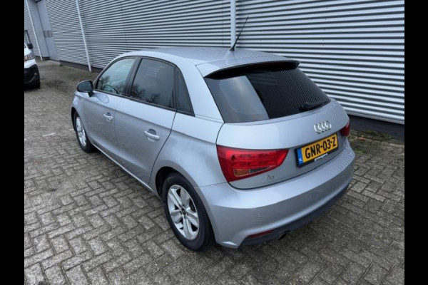 Audi A1 SPORTBACK 1.0 TFSI ,airco,navigatie,parkeersensoren, 5Deurs,