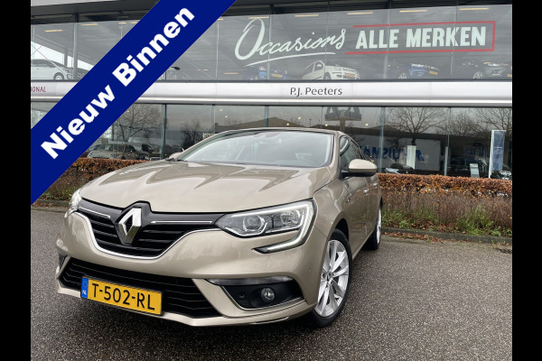 Renault Mégane 1.5 dCi Bose Airco - Cruise control - Parkeersensoren voor en achter - Navigatiesysteem - Keyless entry - Mistlampen voor -  Bluetooth - Rijstrooksensor - Stuurmultifunctioneel - Elektrische ramen voor en - Zeer weinig kilometers