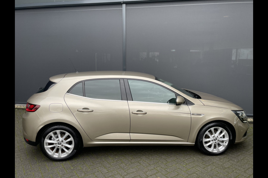 Renault Mégane 1.5 dCi Bose Airco - Cruise control - Parkeersensoren voor en achter - Navigatiesysteem - Keyless entry - Mistlampen voor -  Bluetooth - Rijstrooksensor - Stuurmultifunctioneel - Elektrische ramen voor en - Zeer weinig kilometers