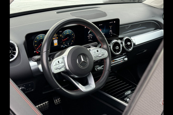 Mercedes-Benz Glb 200 Business Solution AMG | Pano | Trekhaak | Navi | Camera | LED | DAB+