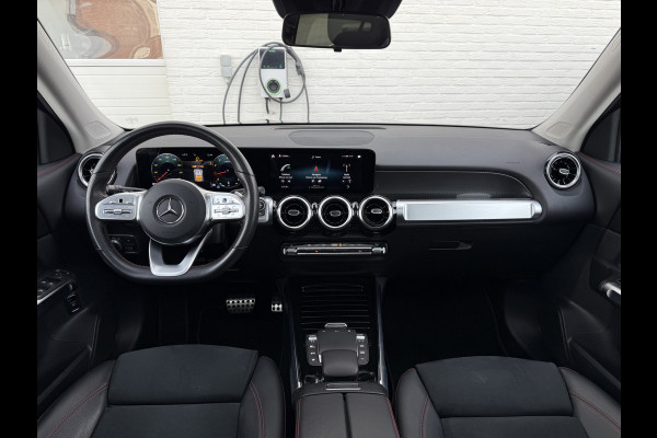 Mercedes-Benz Glb 200 Business Solution AMG | Pano | Trekhaak | Navi | Camera | LED | DAB+