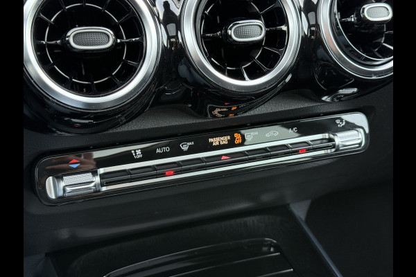 Mercedes-Benz Glb 200 Business Solution AMG | Pano | Trekhaak | Navi | Camera | LED | DAB+