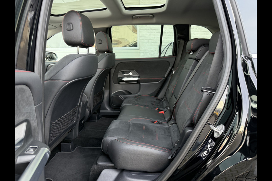Mercedes-Benz Glb 200 Business Solution AMG | Pano | Trekhaak | Navi | Camera | LED | DAB+