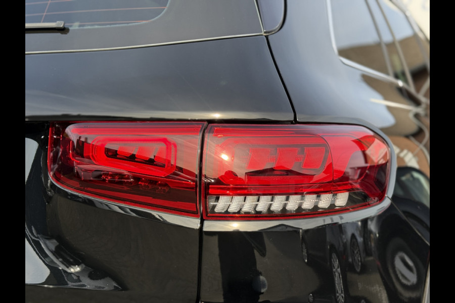 Mercedes-Benz Glb 200 Business Solution AMG | Pano | Trekhaak | Navi | Camera | LED | DAB+