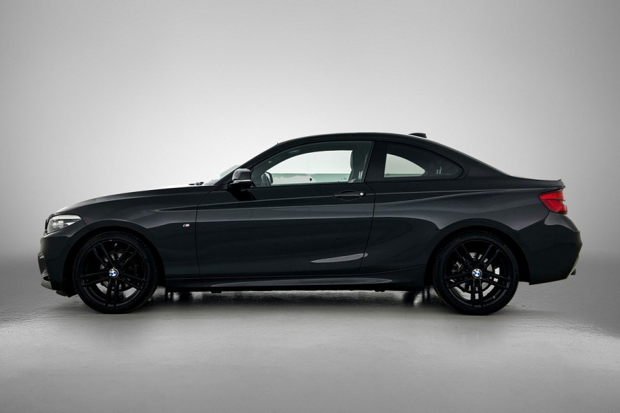 BMW 2 Serie Coupé 218i High Executive M-sport | NL-Auto | AchterCAM | Cruise | Carplay | StoelverW | Climate | Leder | Lane ass |