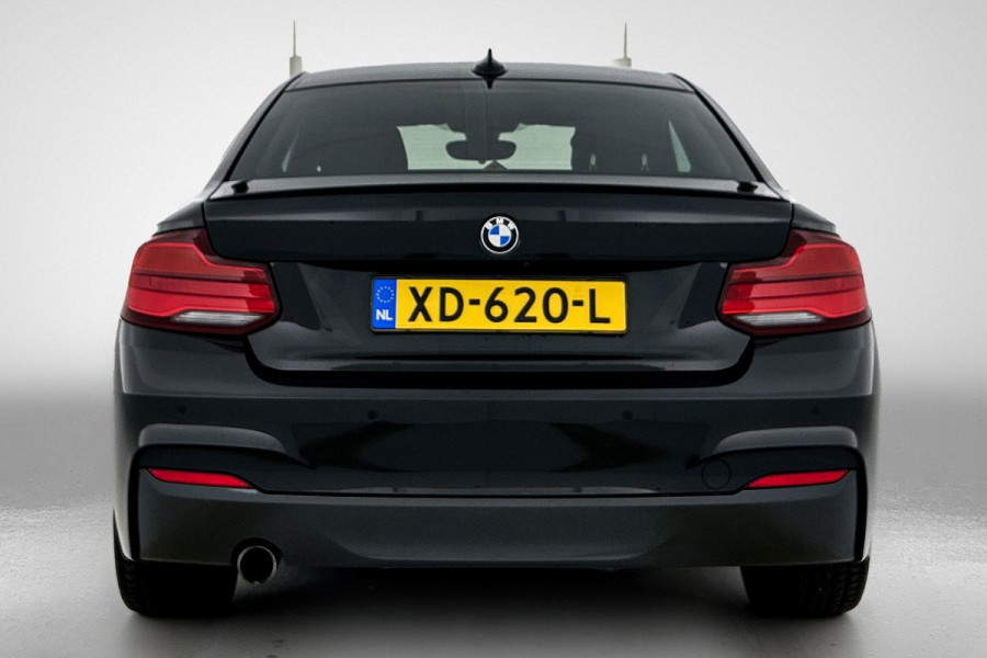 BMW 2 Serie Coupé 218i High Executive M-sport | NL-Auto | AchterCAM | Cruise | Carplay | StoelverW | Climate | Leder | Lane ass |
